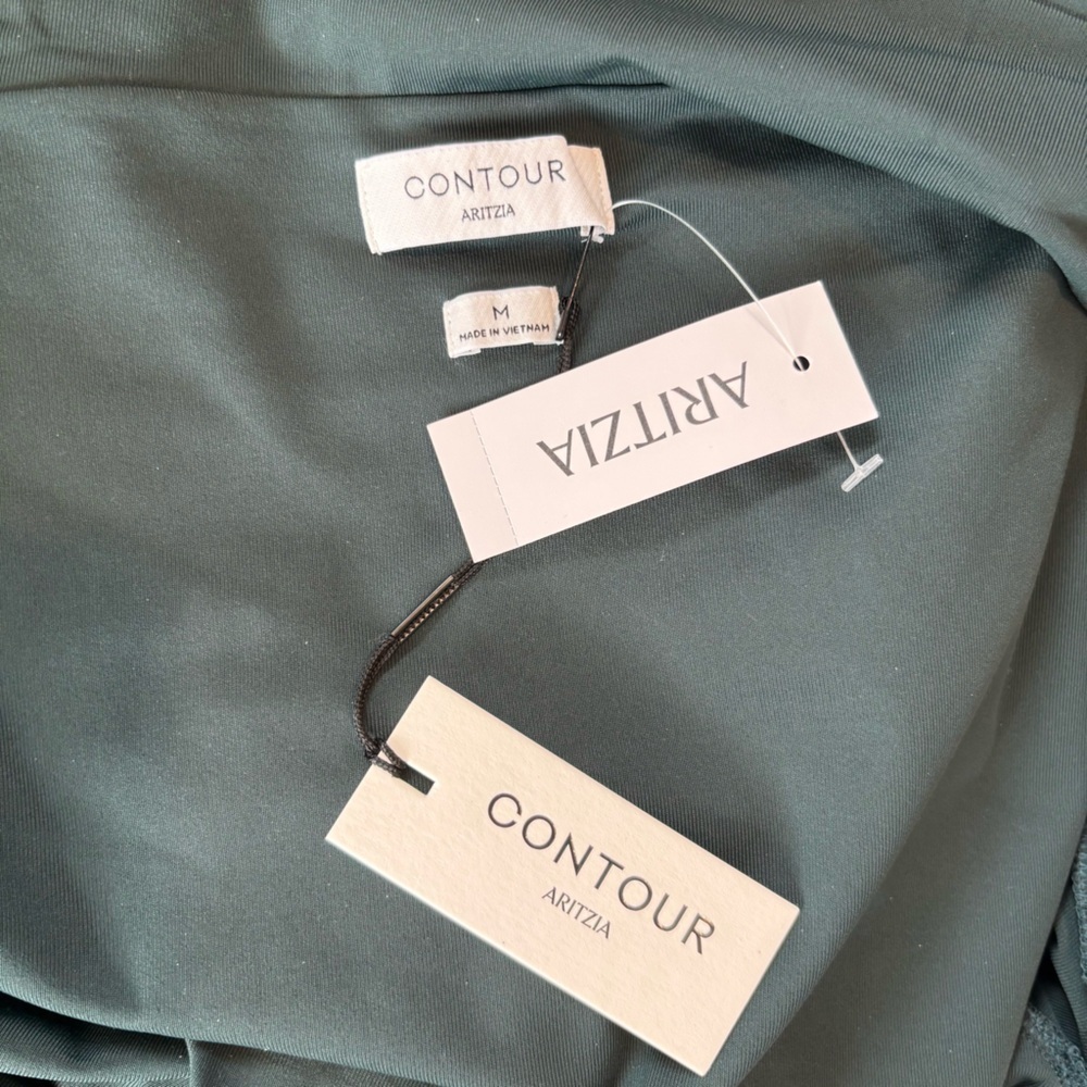 Aritzia Contour Flourish Long sleeve Blouse in Forest Green Size Medium NWT - Picture 6 of 7